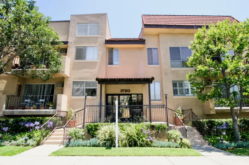 A SUNNY DAY IN THE CAMDEN II. THE FRONT VIEW OF THE APARTMENTS IS ECOFRIENDLY