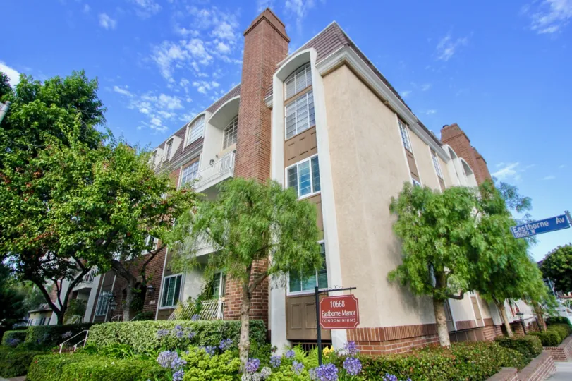 Eastborne Manor and her surrounding space, Westwood, california