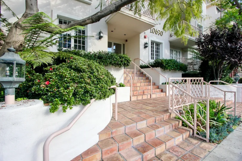 10630 EASTBORNE REGENCY IS THE APARTMENT OF THE VERY NATURAL AND BEAUTY FUL PLACE.