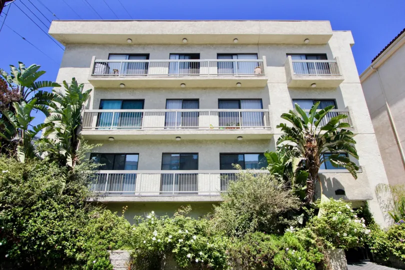 Amazingly clear blue skies and great white walls of Glendon Manor, Westwood, California