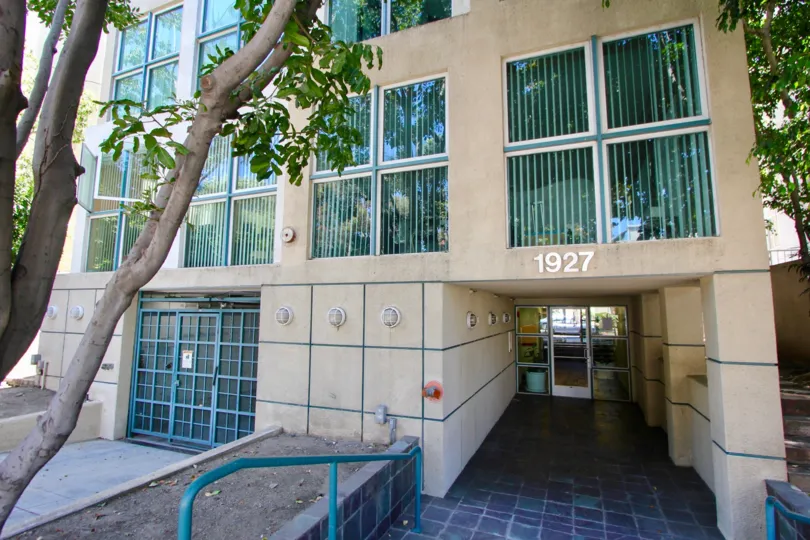 THE GLENDON PLAZA NUMBERED IN 1927 WILL SEE THE TREE