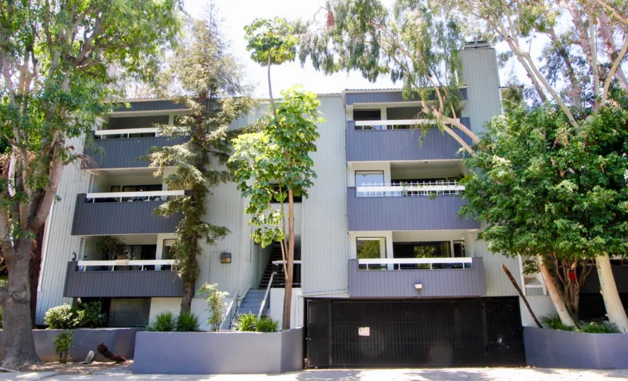 Greencourt West, westwood, California is A sky high beautiful constructed building with lots of greenery and flowers. A bright shiny sunny day enhance its look hundred times more.