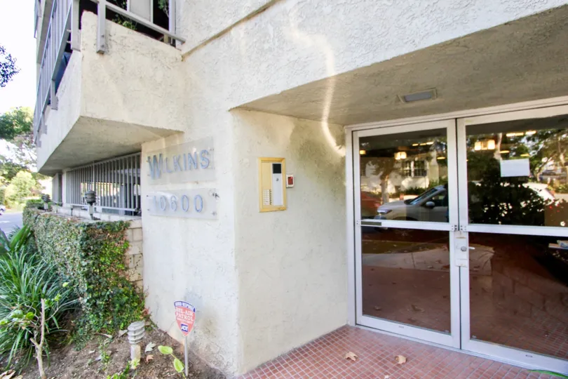 THE BUILDING IS HOLLAND HOUSE IT IS VERY NICE AND WONDERFUL