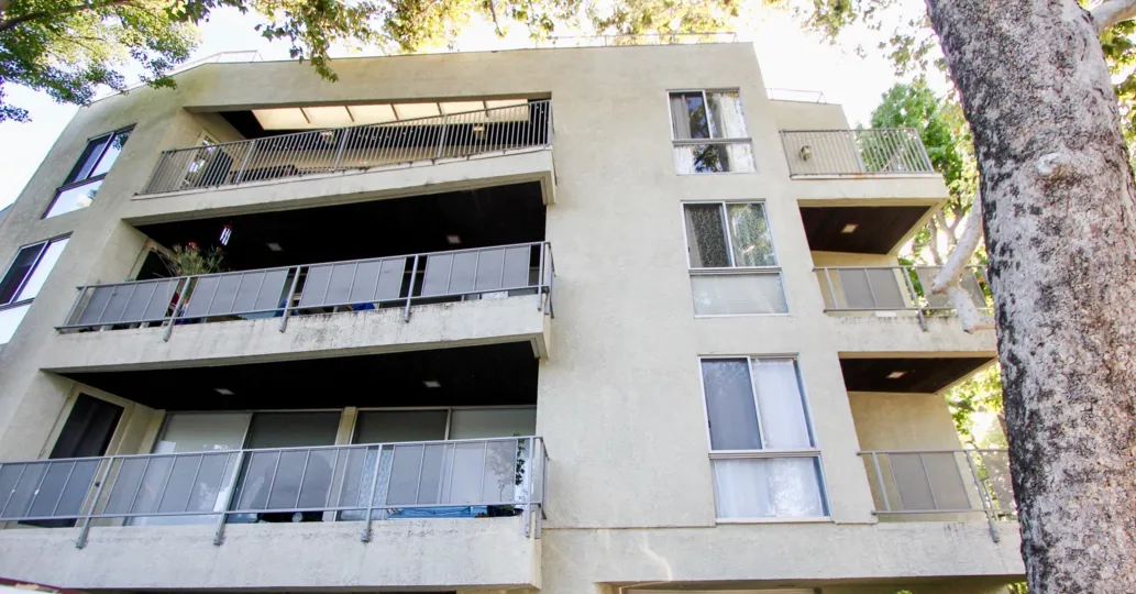 super "chilled out"3 floors of Holland House, Westwood, california