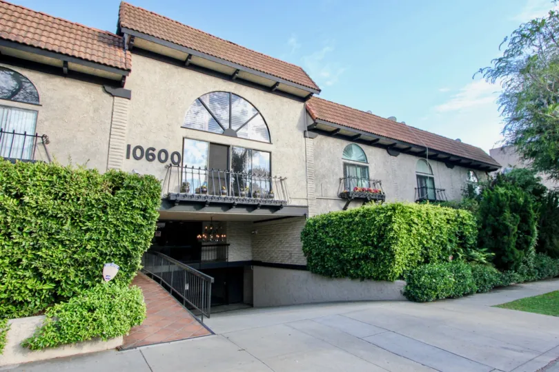 Comfy older style apartment featuring a drive under garage in Westwood California