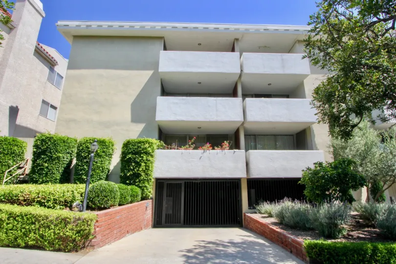 The building in westwood that should constructed in unique model.