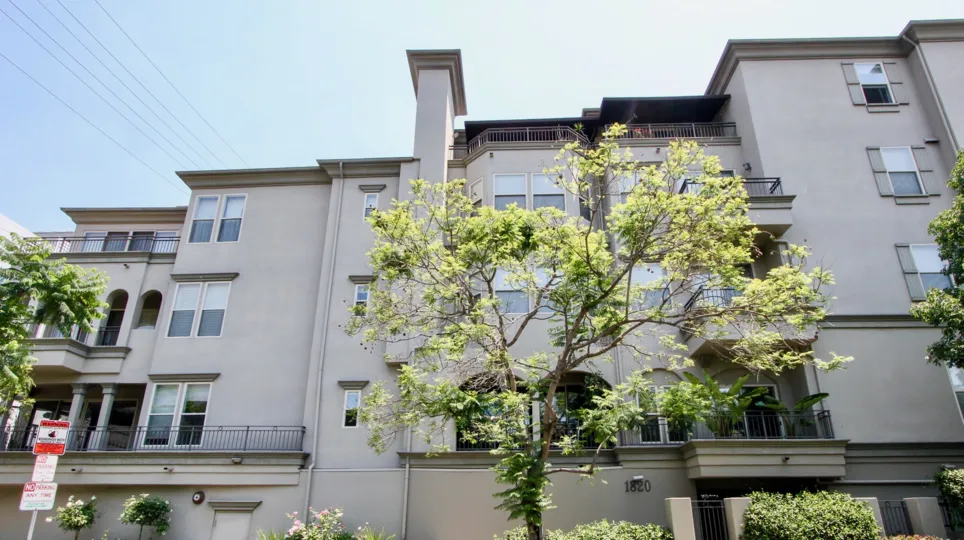 A beautiful day in the La Benecia with an apartment and electric lines.