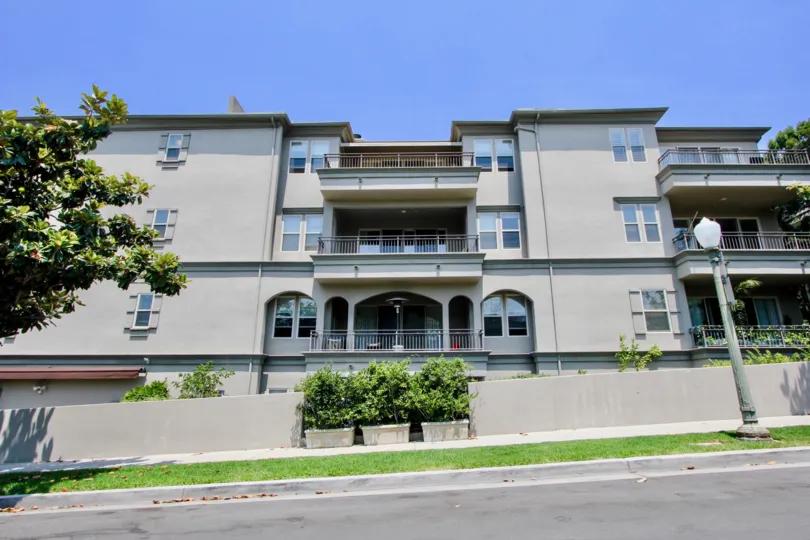 THE BUILDING IS LA BENECIA IT IS VERY LARGE AND WONDERFUL