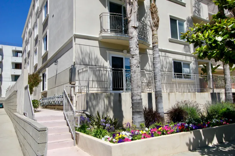A APARTMENT IS MALCOLM AVENUE CONDOS IT IS VERY LARGE AND WONDERFUL