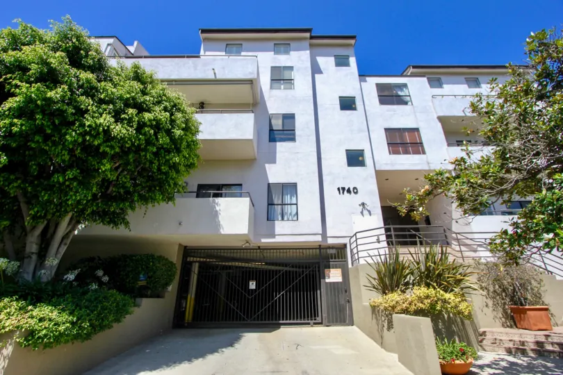 THIS ONE TYPE OF MODERN HOUSE MALCOLM ESTATES WESTWOOD CALIFORNIA