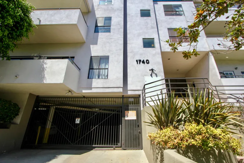 A APARTMENT IS MALCOLM ESTATES IS VERY NICE AND WONDERFUL