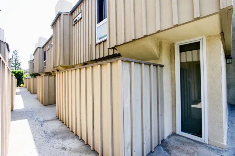 Classy metal wall finish of Parnell Terrace, Westwood, California