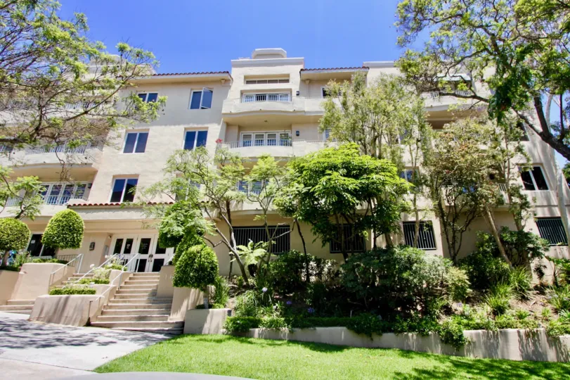Grand looks of The Beverly Westwood mansion and her surroundings, Westwood, California