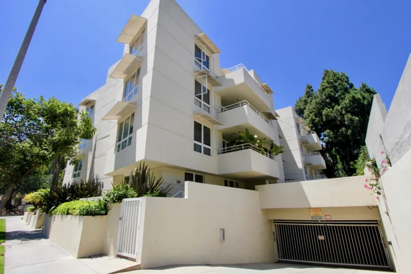 THE BUILDING IS THE ENTERPRISE CONDOMINIUM IT IS VERY NICE AND BEAUTIFUL