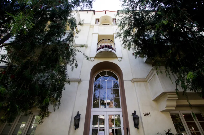 The windows seen at the Regency at Veteran