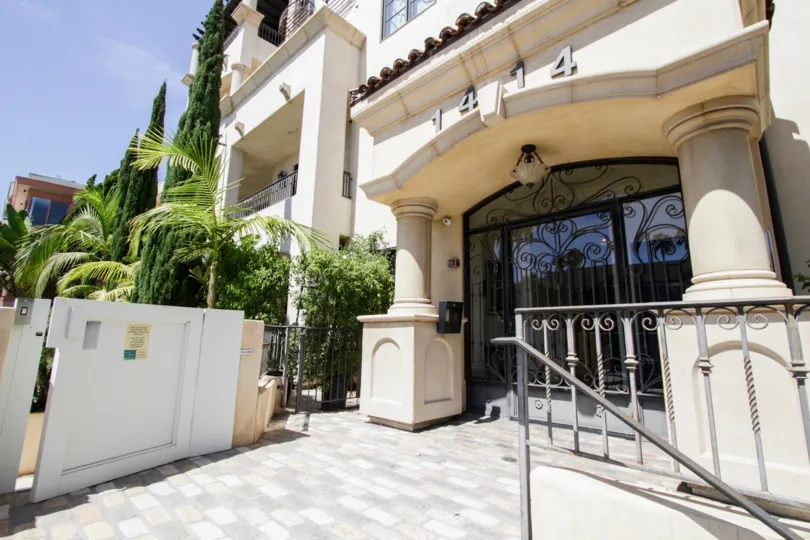 The entrance into the Villa Toscana in Westwood