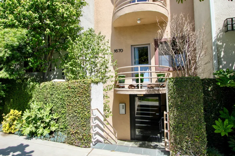 the home is 1670 is west breeze, westwood city, california stare