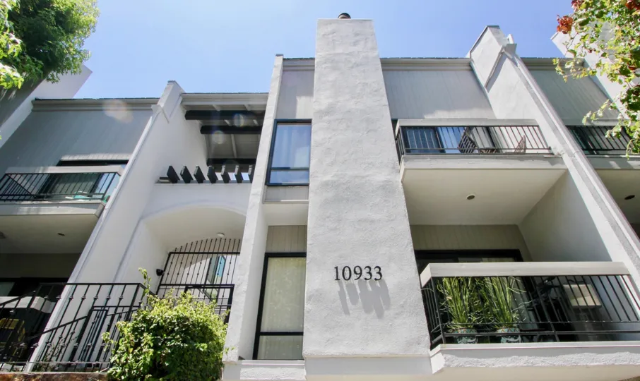 THE BUILDING IS WESTWOOD CENTER TOWNHOMES IT IS VERY LARGE AND BEAUTIFUL
