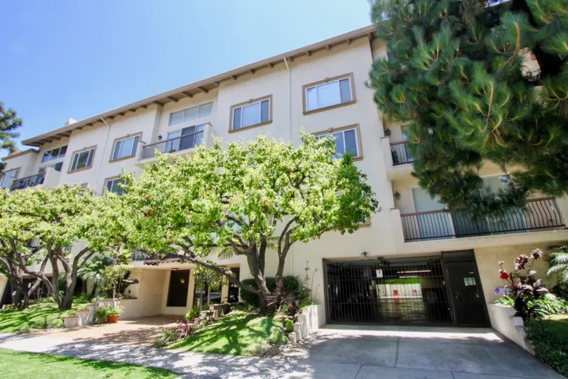 Amazingly well structured and planned Westwood Marquis and her greeneries, Westwood, California