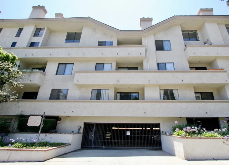 Westwood oaks is a lovely complex featuring secured parking, semi private balconies, and well maintained green space