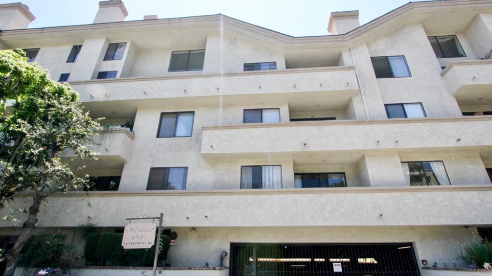 A APARTMENT IS WESTWOOD OAKS IT IS VERY LARGE BUT OLD MODEL