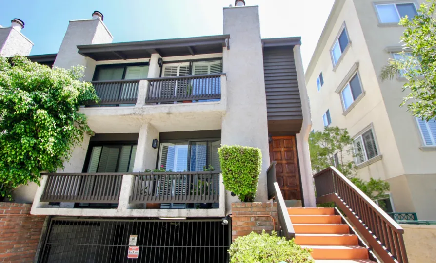 Villa with 2 floors and garage in Westwood Townhous community