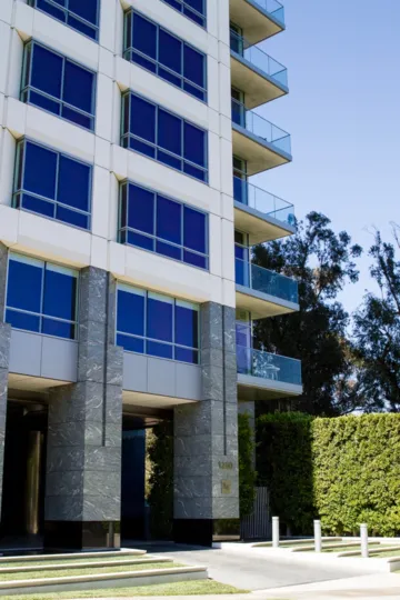 The garage parking for the Wilshire Lencrest