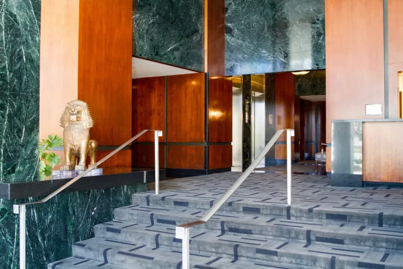 The garage parking for the Wilshire Lencrest