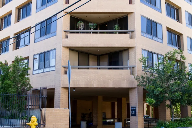 The garage parking for the Wilshire Lencrest