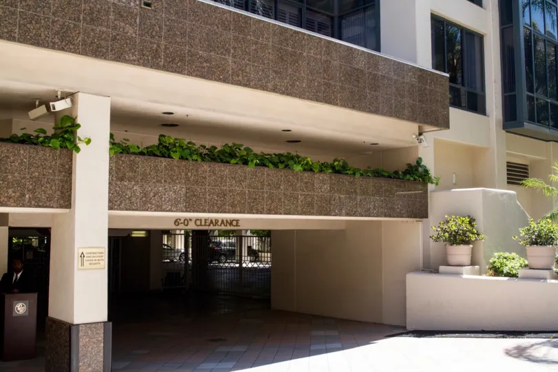 The landscaping at the Wilshire Lencrest in Westwood