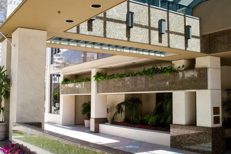 The garage parking for the Wilshire Lencrest