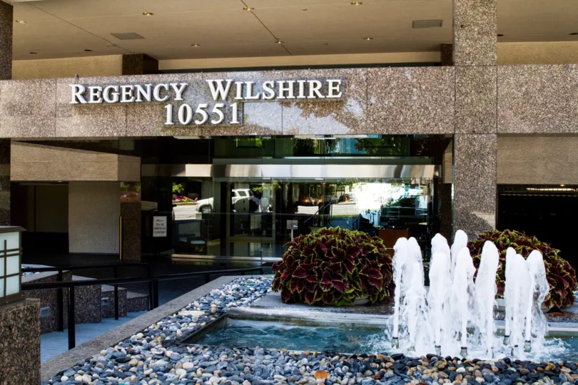The parking for those at the Wilshire Lencrest