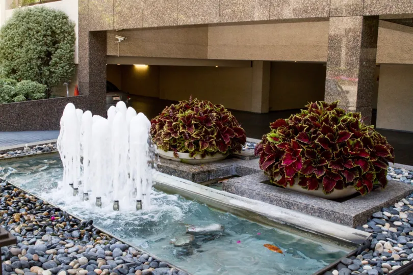 The garage parking for the Wilshire Lencrest