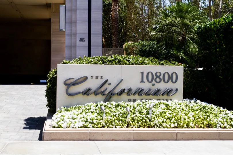 The parking for those at the Wilshire Lencrest
