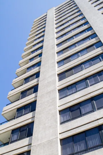 The parking for those at the Wilshire Lencrest