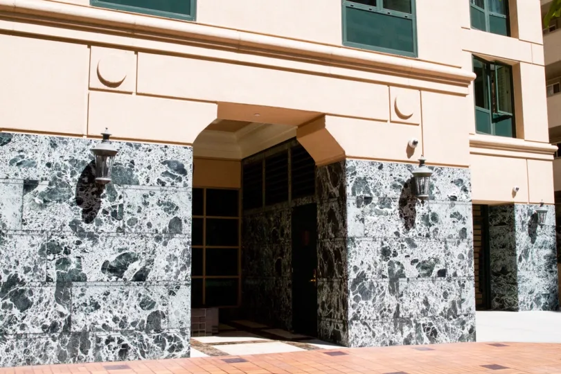 The garage parking for the Wilshire Lencrest
