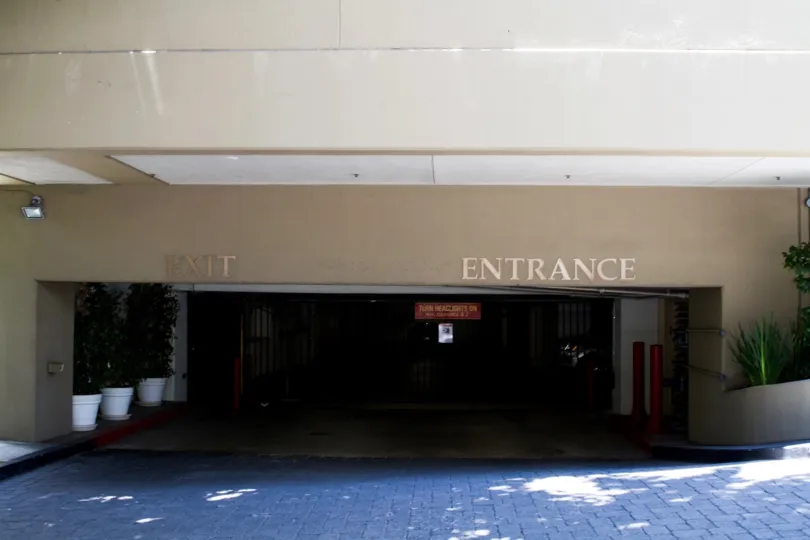 The parking for those at the Wilshire Lencrest