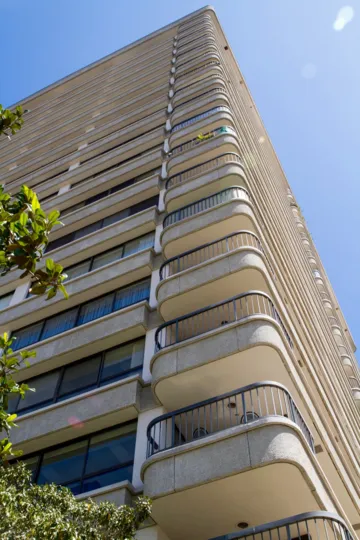 The landscaping at the Wilshire Lencrest in Westwood