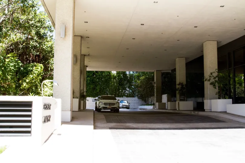 The windows at the Wilshire Lencrest