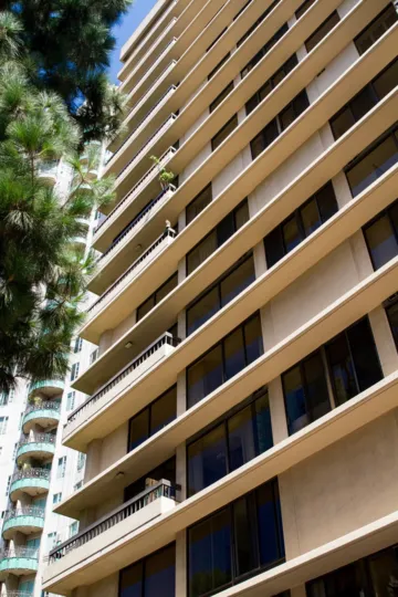 The garage parking for the Wilshire Lencrest