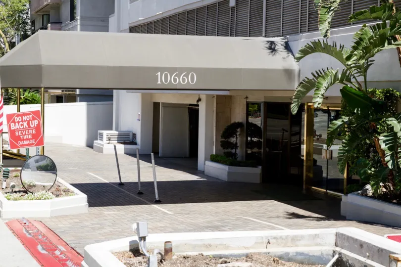 The Wilshire Lencrest building in Westwood