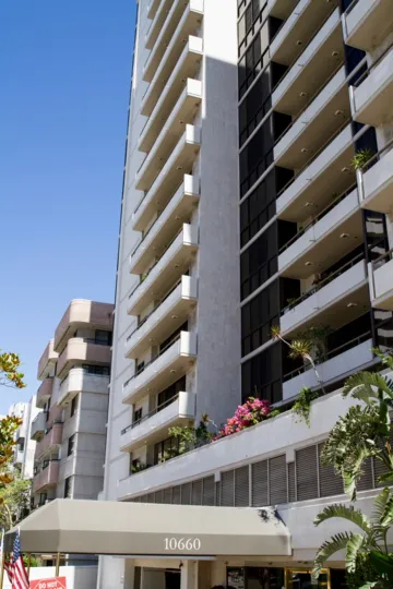 The balconies seen at the Wilshire Lencrest in Westwood