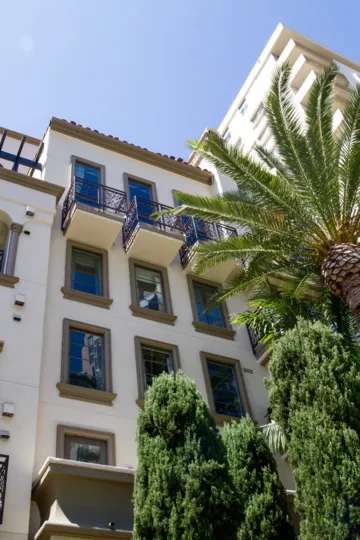 The landscaping at the Wilshire Lencrest in Westwood