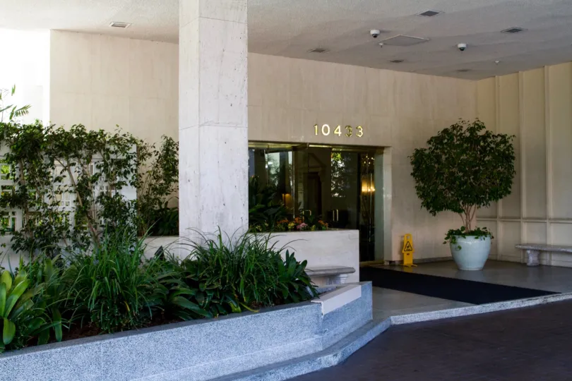 The windows at the Wilshire Lencrest