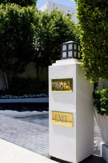 The Wilshire Lencrest building in Westwood