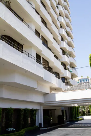 The windows at the Wilshire Lencrest