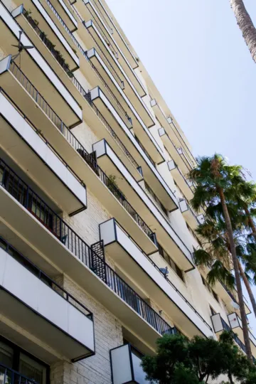 The garage parking for the Wilshire Lencrest