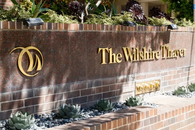 The name of the Wilshire Lencrest on the building