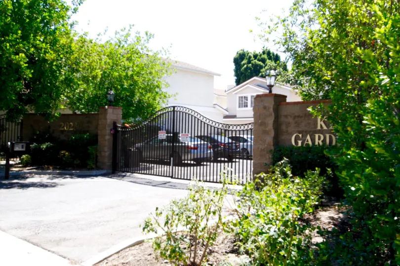 The drive up to Keswick Garden in Winnetka California