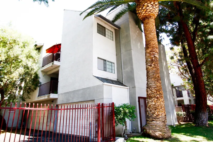 The Keswick Patio Homes building in Winnetka California